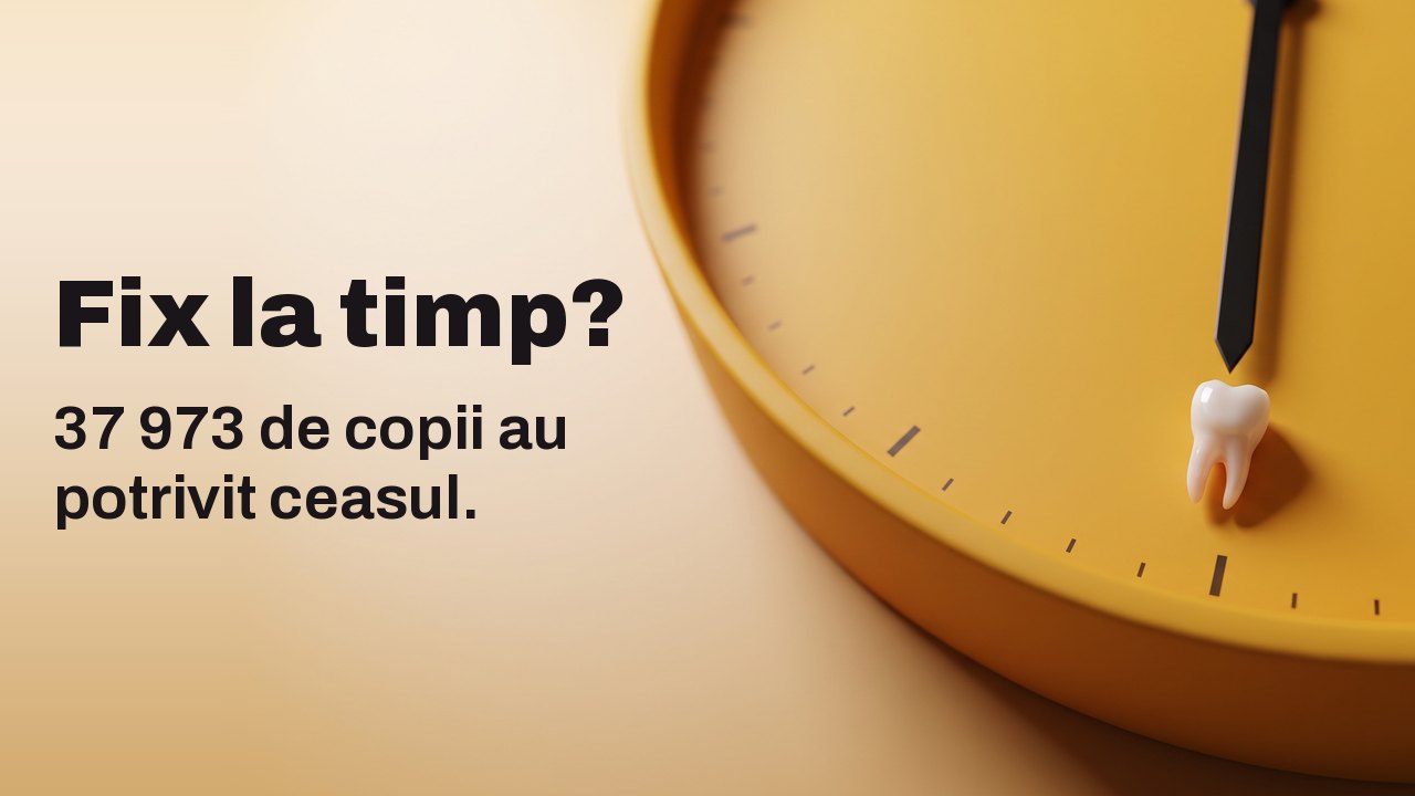 Fix la timp? 37 973 de copii au potrivit ceasul. Un dinte de lapte minuscul stă pe marcajul orei șase al unui cadran galben șofran fără cifre.
