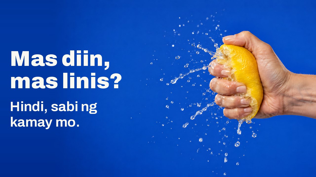 Mas diin, mas linis? Hindi, sabi ng kamay mo. Kamay na pumipiga ng lemon nang napakadiin na sumisirit ang katas na nakahinto sa ere, sa cobalt blue.
